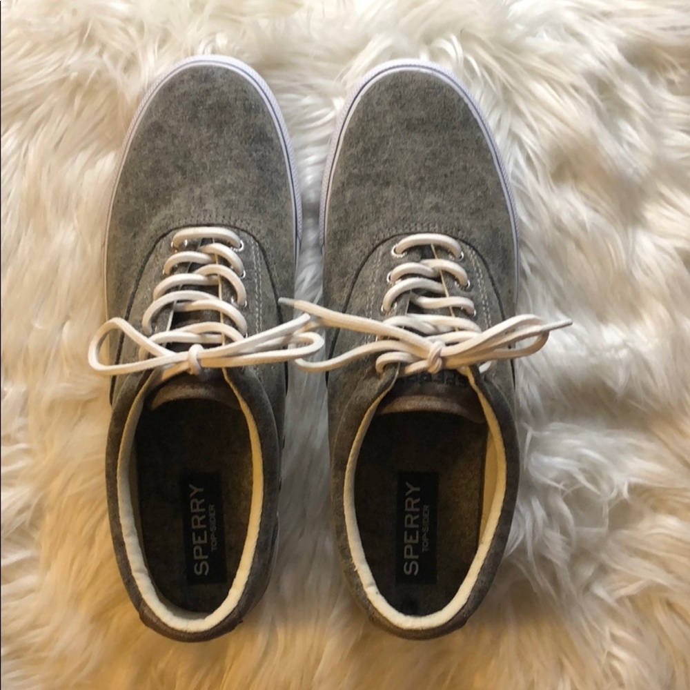 Men’s Sperry canvas shoes size 11